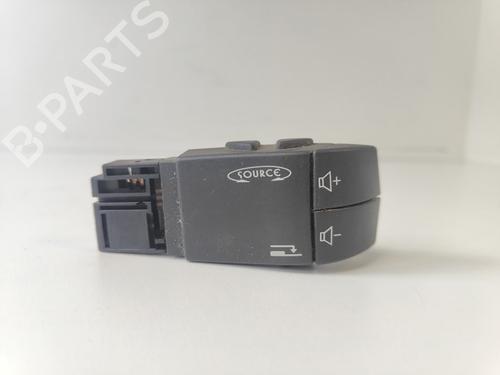 steering-wheel-controls-renault-twingo-ii-cn0_-2007-33776383 main image