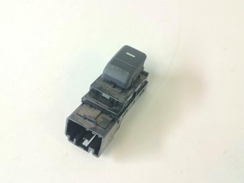 switch-land-rover-discovery-iii-l319-2004-2005-2006-2007-2008-2009-33776110 main image