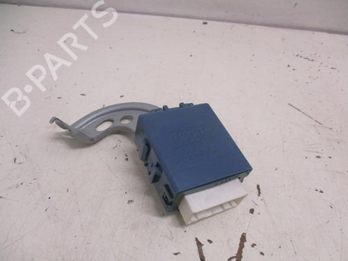 Used Control unit Control unit TOYOTA YARIS (_P1_) 1.4 D-4D (NLP10_, NLP10R) (75 hp) 33778312 33778312