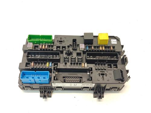 Used Fuse box Fuse box 37436229 37436229
