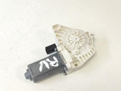 Used Electronic module Electronic module MERCEDES-BENZ B-CLASS Sports Tourer (W245) B 200 (245.233) (136 hp) 33775900 33775900