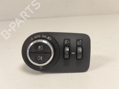 Used Headlight switch Headlight switch OPEL CORSA E (X15) 1.3 CDTI (08, 68) (95 hp) 33777664 33777664