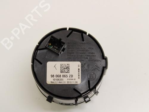 Switch CITROËN DS5 2.0 HDi 200 Hybrid4 All-wheel Drive | BP33780562I30 - Image 2