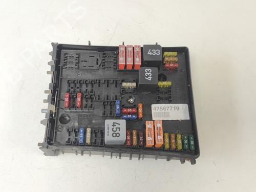 Used Fuse box Fuse box VW GOLF V (1K1) 1.6 FSI (115 hp) 33787210 33787210