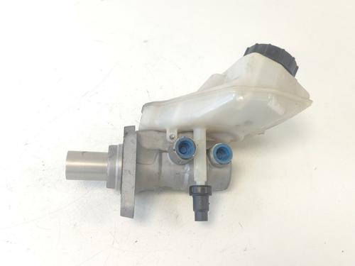 brake-master-cylinder-land-rover-freelander-2-l359-2006-2007-2008-2009-2010-2011-2012-2013-2014-2015-33775935 main image