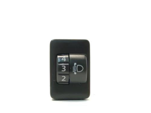 switch-mitsubishi-mirage-space-star-vi-hatchback-a0_a-2012-36651541 main image