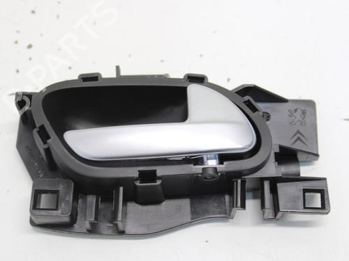 Used Exterior handle Exterior handle PEUGEOT 208 I (CA_, CC_) 1.2 VTI 82 (82 hp) 33781667 33781667