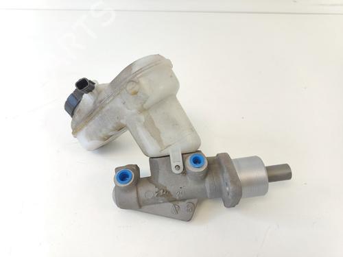 Used Brake master cylinder Brake master cylinder RENAULT TWINGO II (CN0_) 1.2 16V (CN0K, CN0V, CN0A) (76 hp) 33776368 33776368