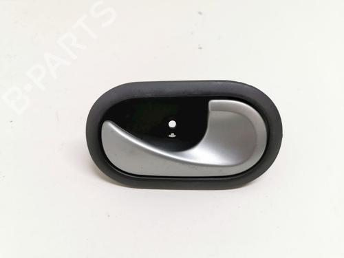 Udvendigt håndtag Udvendigt håndtag RENAULT CLIO III (BR0/1, CR0/1) 1.2 16V (BR02, BR0J, BR11, CR02, CR0J, CR11) (75 hp) 33779001 33779001