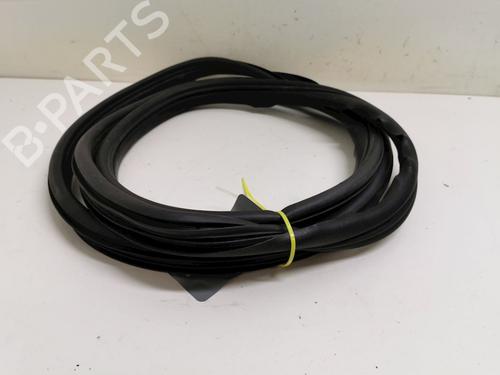 Used Rubber door seal Rubber door seal RENAULT SCÉNIC II (JM0/1_) 1.5 dCi (JM0F) (82 hp) 33778876 33778876