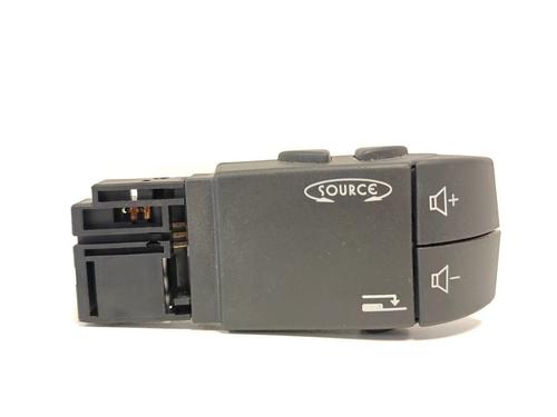 steering-wheel-controls-renault-twingo-ii-cn0_-2007-33790609 main image