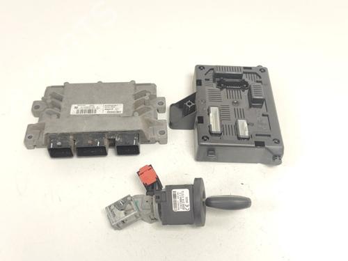 Used Switch Switch RENAULT CLIO III (BR0/1, CR0/1) 1.2 16V (BR02, BR0J, BR11, CR02, CR0J, CR11) (75 hp) 33777789 33777789