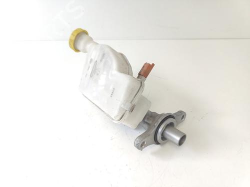 hovedbremsecylinder-citroen-c4-cactus-2014-33775260 main image