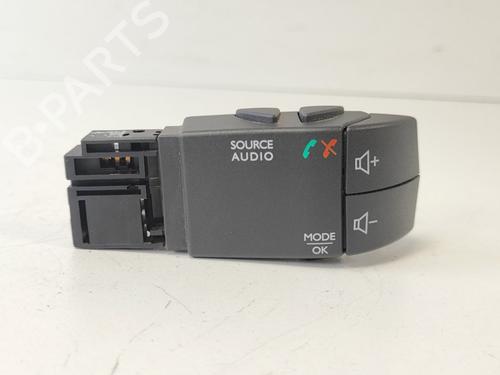Used Steering wheel controls Steering wheel controls RENAULT CLIO IV Grandtour (KH_) 1.5 dCi 90 (KHN3, KHN4) (90 hp) 33775492 33775492