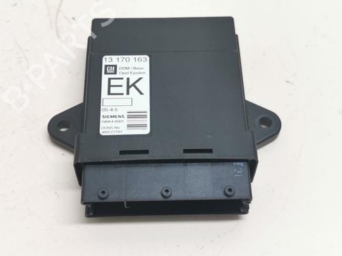 Used Electronic module Electronic module OPEL SIGNUM Hatchback (Z03) 2.2 direct (F48) (155 hp) 33780229 33780229
