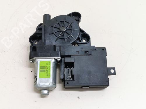 electronic-module-volvo-v50-545-2003-2004-2005-2006-2007-2008-2009-2010-2011-2012-33779932 main image