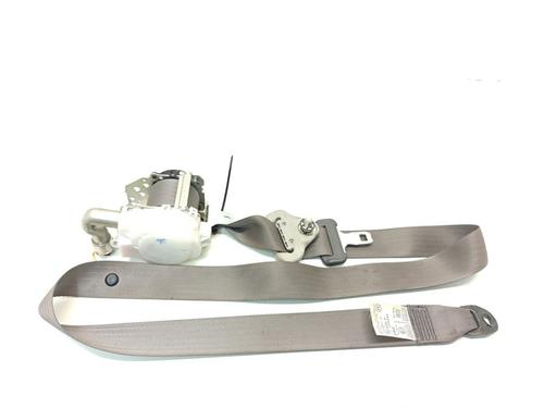 Sikkerhedssele foran højre Sikkerhedssele foran højre DAIHATSU CUORE VII (L275_, L285_, L276_) 1.0 (L276) (70 hp) 36947837 36947837