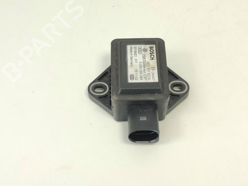 Used Electronic sensor Electronic sensor VW PHAETON (3D1, 3D2, 3D3, 3D4, 3D6, 3D7, 3D8, 3D9) 3.2 V6 (241 hp) 33785740 33785740