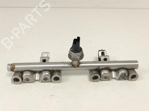 Used Injection rail Injection rail PEUGEOT 3008 I MPV (0U_) 1.6 THP (156 hp) 33777084 33777084