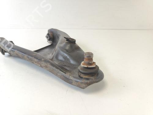 Braço suspensão frente esquerdo Braço suspensão frente esquerdo DACIA SANDERO 1.2 16V (75 hp) 33786939 33786939