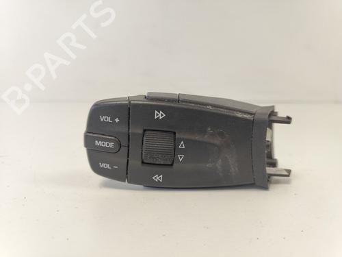 Used Steering wheel controls Steering wheel controls SEAT IBIZA IV (6J5, 6P1) 1.2 TDI (75 hp) 33777231 33777231