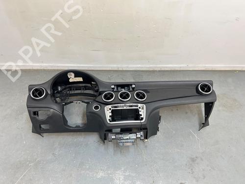 Tablier Tablier MERCEDES-BENZ CLA Shooting Brake (X117) CLA 200 CDI / d (117.908) (136 hp) 33787641 33787641