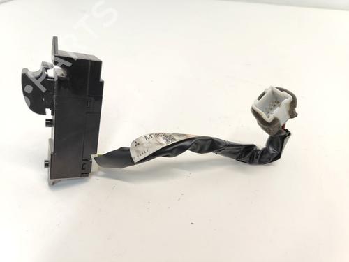 Switch MITSUBISHI OUTLANDER I (CU_W) 2.0 (CU2W) | BP33782957I30 - Image 2