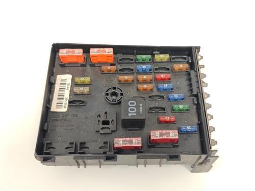 Used Fuse box Fuse box VW PASSAT B6 Variant (3C5) 2.0 FSI (150 hp) 33789068 33789068