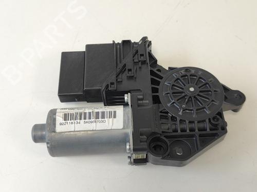 Used Electronic module Electronic module VW GOLF VII (5G1, BQ1, BE1, BE2) 1.2 TSI (105 hp) 33784755 33784755