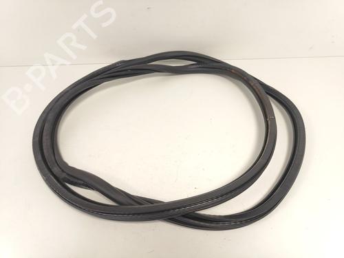 Used Rubber door seal Rubber door seal PEUGEOT 5008 II (MC_, MJ_, MR_, M4_) 1.2 THP (MRHNYH, MRHNYW, MRHNSJ, MRHNSU, MRHNSM) (131 hp) 33776775 33776775