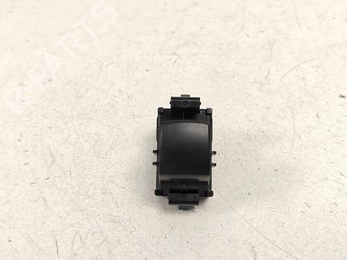 Used Switch Switch MITSUBISHI MIRAGE / SPACE STAR VI Hatchback (A0_A) 1.2 (A03A) (80 hp) 33788667 33788667