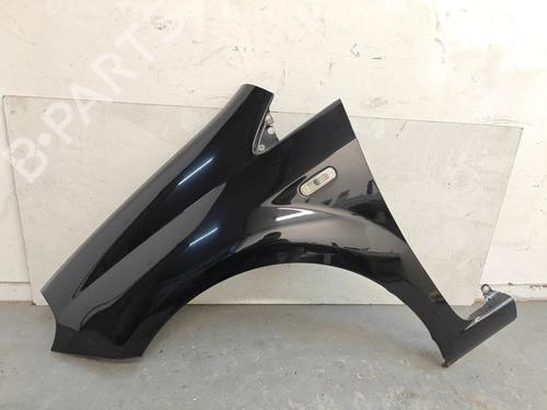Guarda-lamas esquerdo Guarda-lamas esquerdo FIAT GRANDE PUNTO (199_) 1.4 (199AXB11, 199AXB1A, 199BXB1A, 199AXL1A) (77 hp) 33791827 33791827