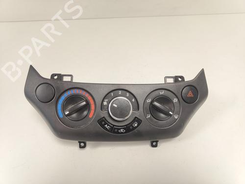 AC-Styringsenhed/Manøvreenhed AC-Styringsenhed/Manøvreenhed CHEVROLET AVEO / KALOS Hatchback (T250, T255) 1.2 (84 hp) 33786451 33786451