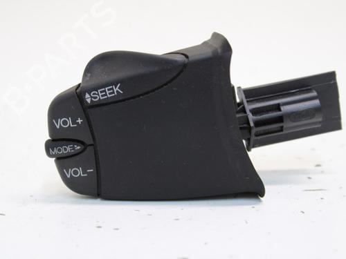 Used Steering wheel controls Steering wheel controls FORD FIESTA V (JH_, JD_) 1.6 16V (100 hp) 33781470 33781470