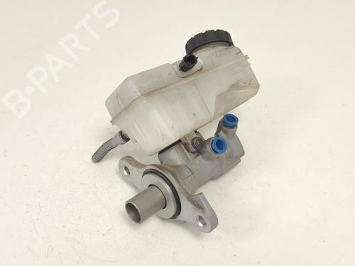 Used Brake master cylinder Brake master cylinder RENAULT CLIO IV Grandtour (KH_) 0.9 TCe 90 (90 hp) 33777346 33777346