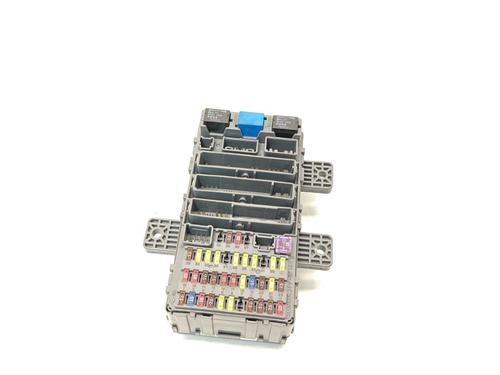 Used Fuse box Fuse box 38530938 38530938