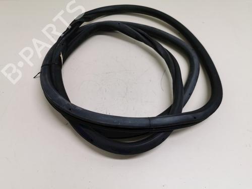 Used Rubber door seal Rubber door seal VW TOURAN (1T1, 1T2) 2.0 FSI (150 hp) 33779704 33779704