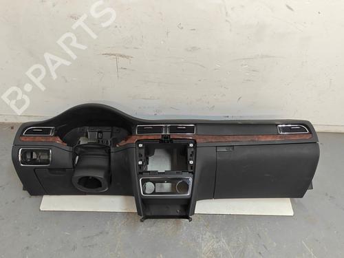 dashboard-skoda-superb-ii-3t4-2008-2009-2010-2011-2012-2013-2014-2015-33792506 main image