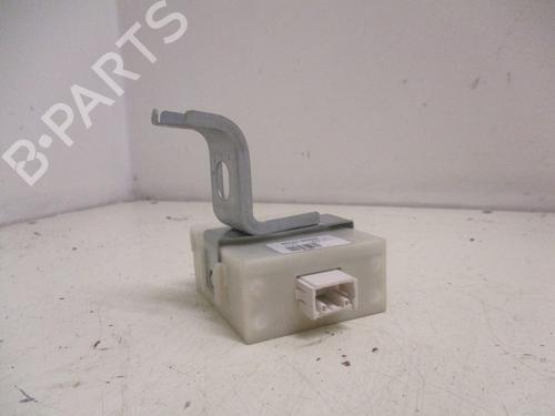 Used Electronic sensor Electronic sensor TOYOTA YARIS (_P1_) 1.4 D-4D (NLP10_, NLP10R) (75 hp) 33778313 33778313