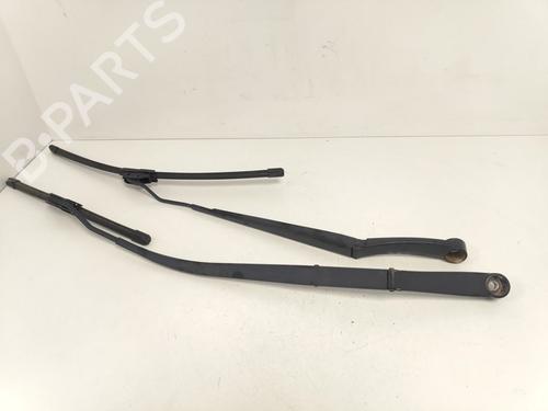 Used Front windshield wiper arm Front windshield wiper arm HYUNDAI ix35 (LM, EL, ELH) 2.0 (163 hp) 33787541 33787541