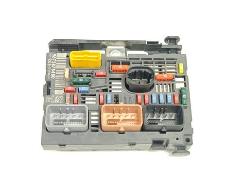 Used Fuse box Fuse box PEUGEOT 308 SW I (4E_, 4H_) 1.6 THP 16V (156 hp) 33977745 33977745