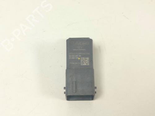 Used Electronic sensor Electronic sensor PEUGEOT 308 SW II (LC_, LJ_, LR_, LX_, L4_) 1.6 BlueHDi 120 (120 hp) 33784552 33784552