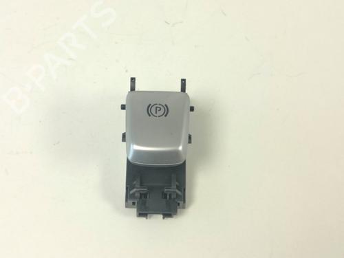 switch-mercedes-benz-e-class-w213-2016-33776919 main image