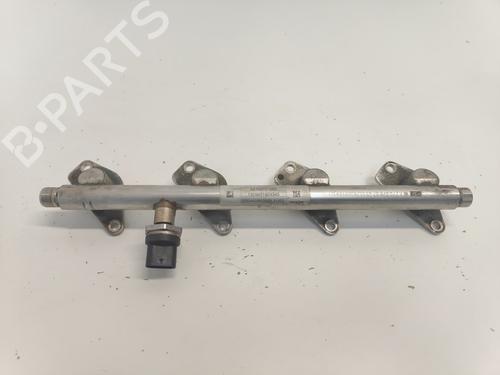 Used Injection rail Injection rail MERCEDES-BENZ A-CLASS (W176) A 180 (176.042) (122 hp) 33783361 33783361