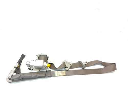 Sikkerhedssele foran venstre Sikkerhedssele foran venstre DAIHATSU CUORE VII (L275_, L285_, L276_) 1.0 (L276) (70 hp) 36947836 36947836