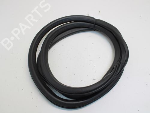 Used Rubber door seal Rubber door seal OPEL CROSSLAND X / CROSSLAND (P17, P2QO) 1.2 (75) (110 hp) 33781271 33781271