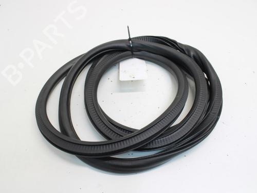 Used Rubber door seal Rubber door seal OPEL CROSSLAND X / CROSSLAND (P17, P2QO) 1.2 (75) (110 hp) 33781268 33781268