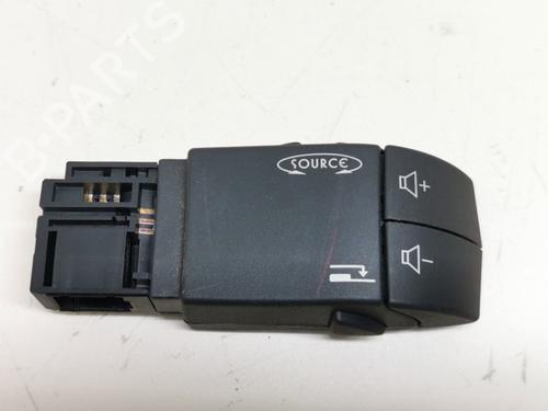 steering-wheel-controls-renault-twingo-ii-cn0_-2007-33774610 main image