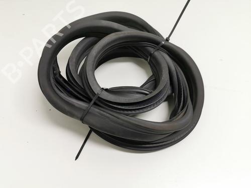 Used Rubber door seal Rubber door seal OPEL ASTRA H Estate (A04) 1.7 CDTI (L35) (101 hp) 33779435 33779435