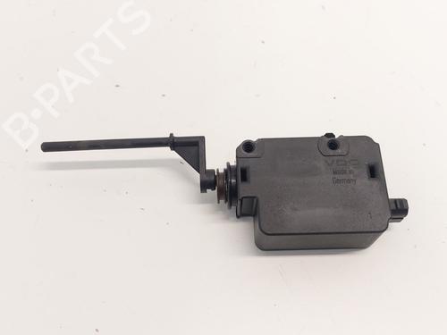 Used Fuel door actuator Fuel door actuator BMW X5 (E53) 3.0 i (231 hp) 33782142 33782142